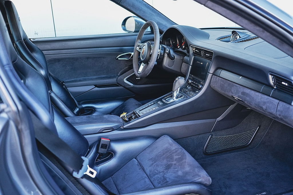 Porsche 991.2 Carrera GTS