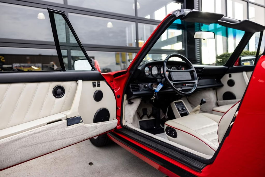 Porsche 911 Carrera 3.2 (US)