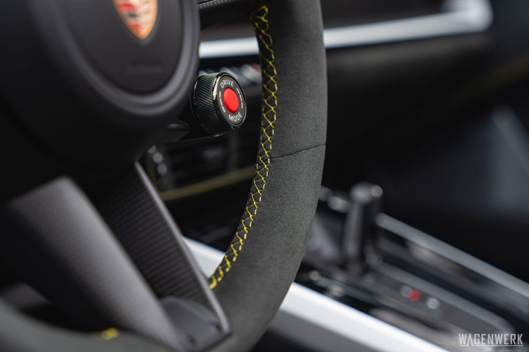 Porsche 992.2 Carrera 4 GTS