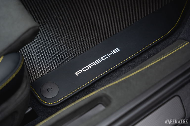 Porsche 992.2 Carrera 4 GTS