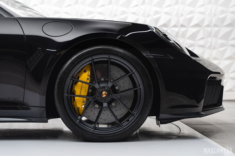 Porsche 992.2 Carrera 4 GTS