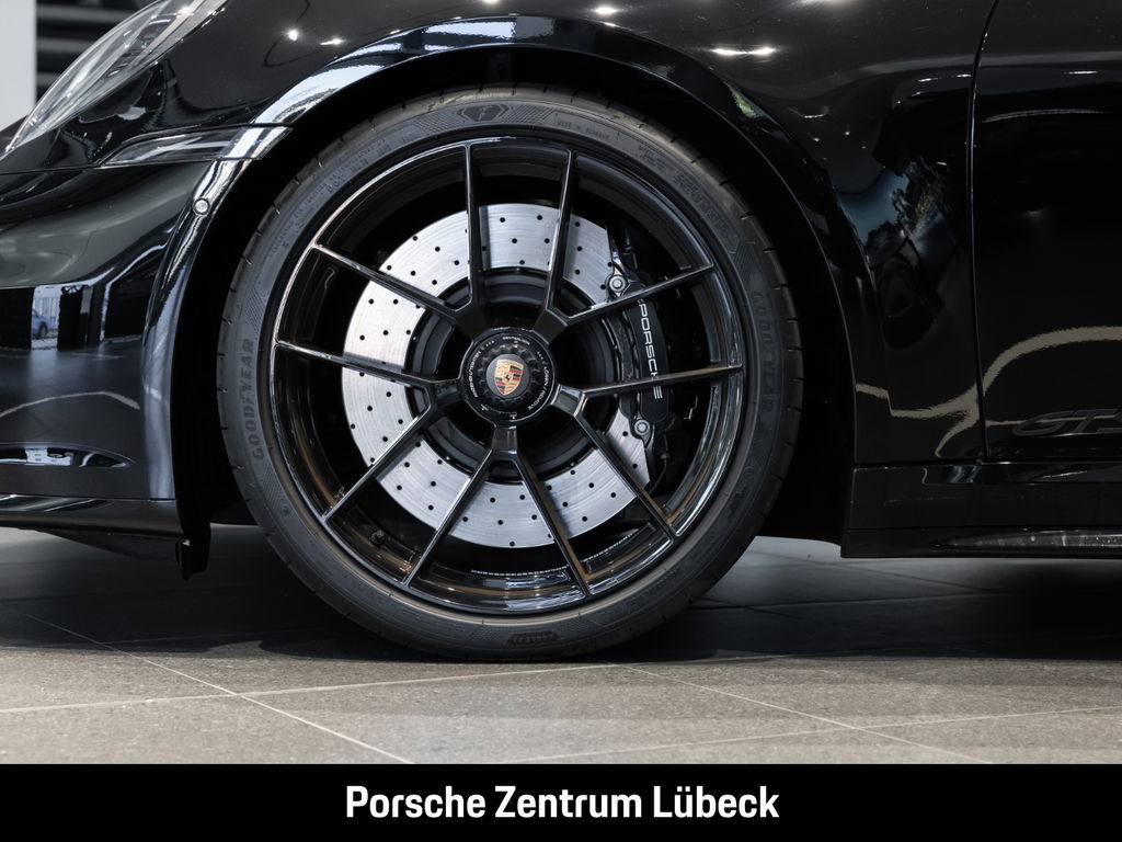 Porsche 992.2 Carrera 4 GTS