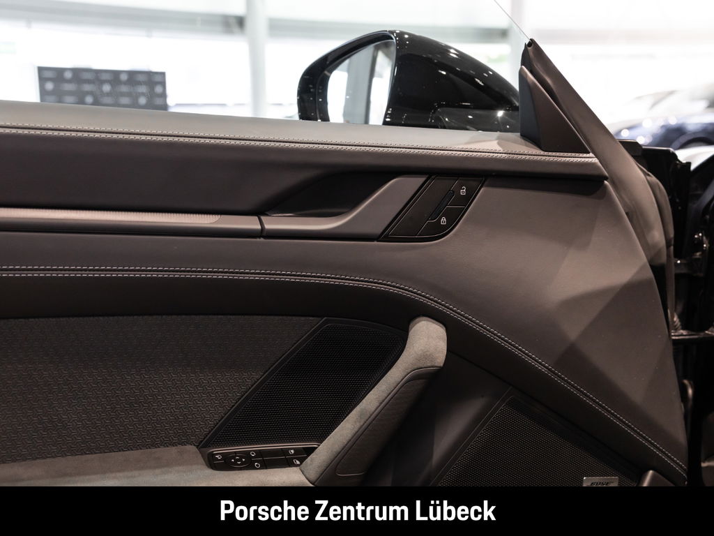 Porsche 992.2 Carrera 4 GTS