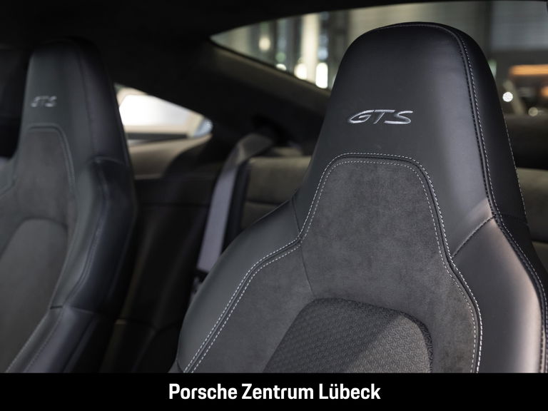 Porsche 992.2 Carrera 4 GTS