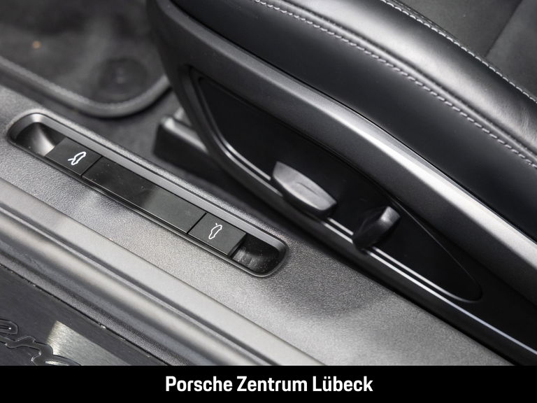 Porsche 992.2 Carrera 4 GTS