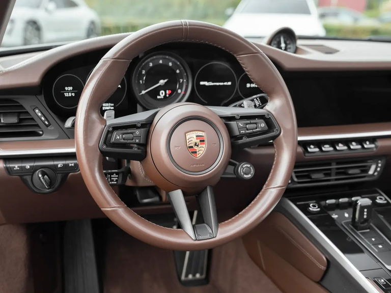 Porsche 992 Carrera 4S