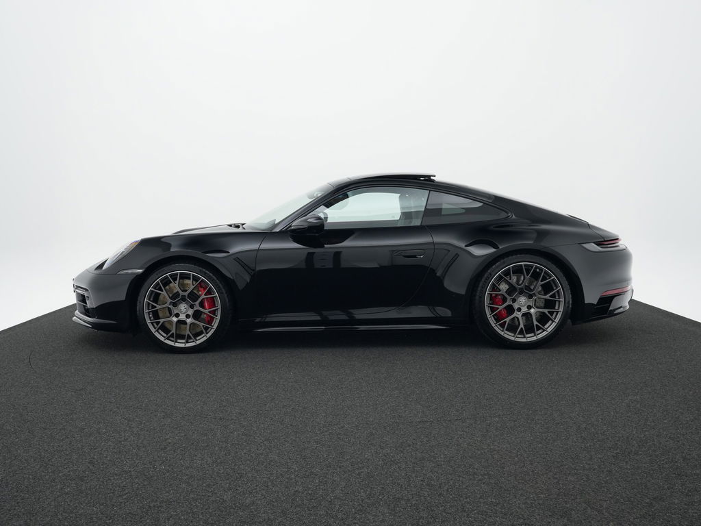 Porsche 992 Carrera 4 GTS