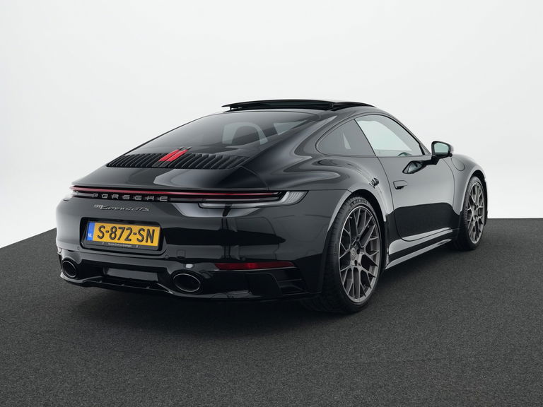 Porsche 992 Carrera 4 GTS