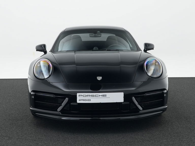 Porsche 992 Carrera 4 GTS