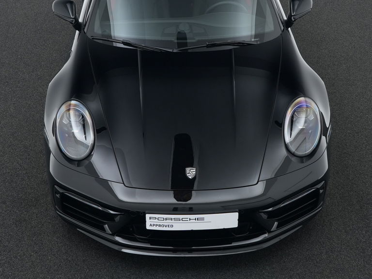 Porsche 992 Carrera 4 GTS