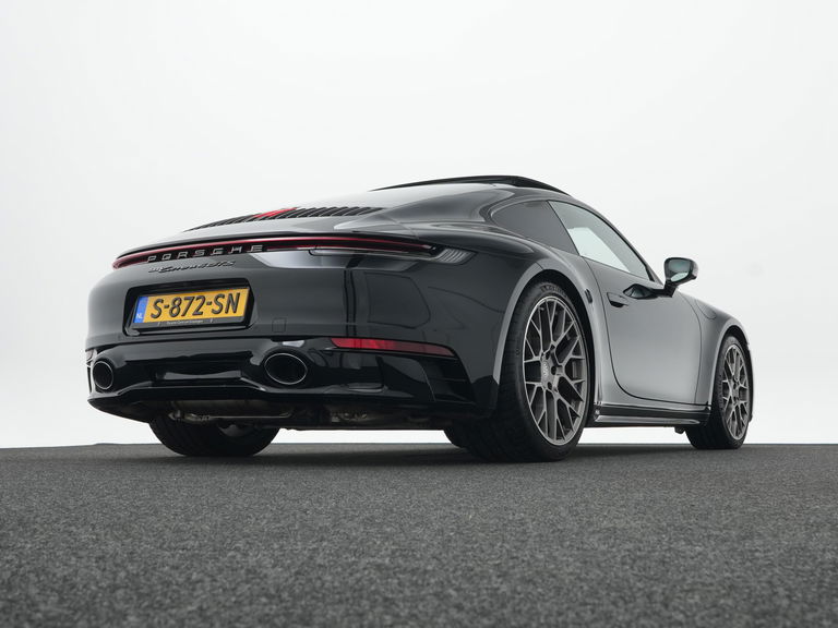 Porsche 992 Carrera 4 GTS