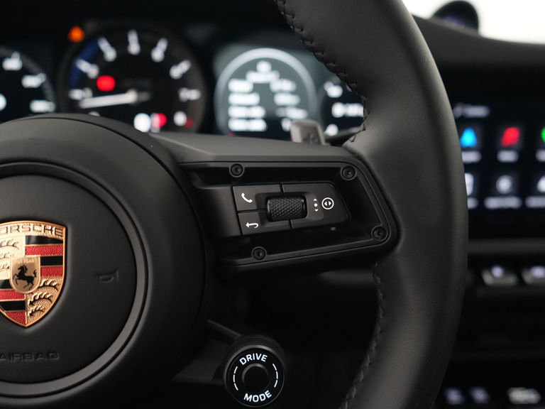 Porsche 992 Carrera 4 GTS