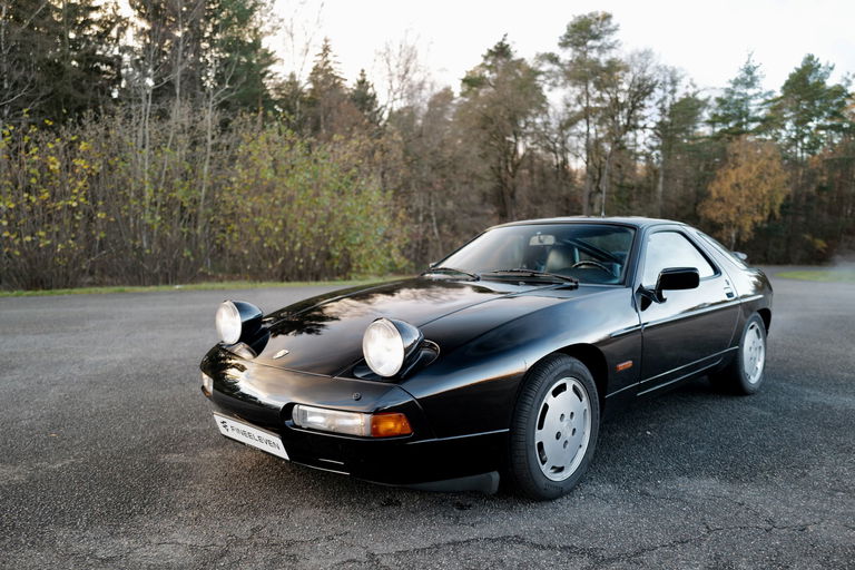Porsche 928 S4