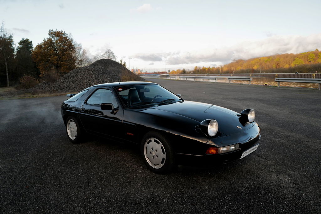 Porsche 928 S4
