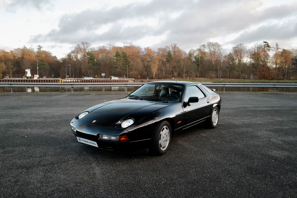 Porsche 928 S4