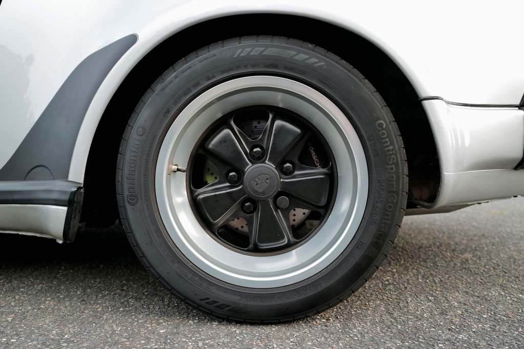 Porsche 911 Carrera 3.2 Speedster