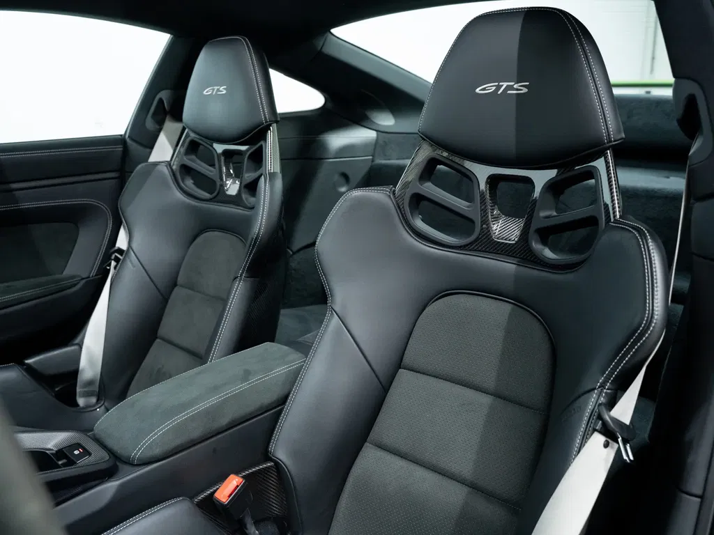 Porsche 992 Carrera GTS