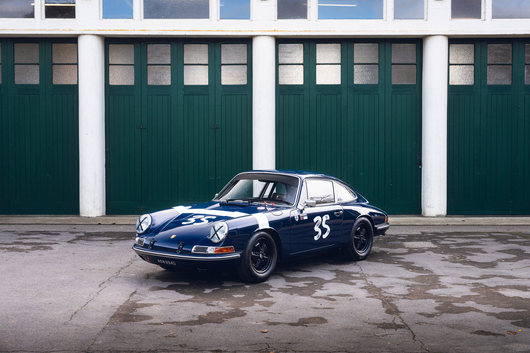 Porsche 911 (F-Modell) 1965 - elferspot.com - Marketplace for