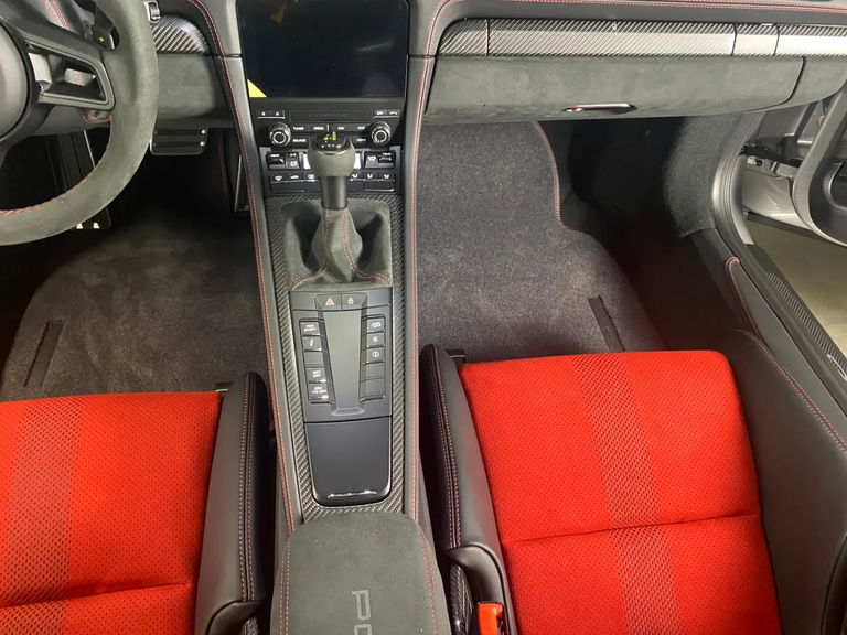 Porsche 718 Spyder RS