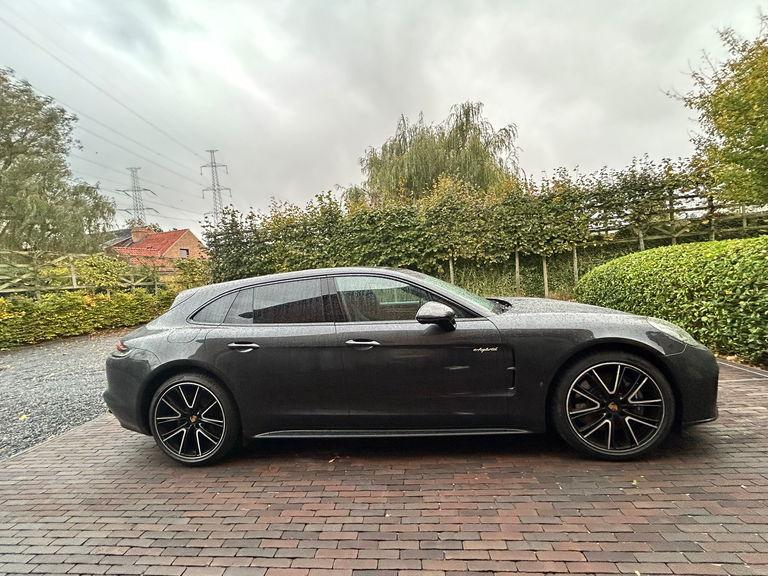 Porsche Panamera 4 E-Hybrid