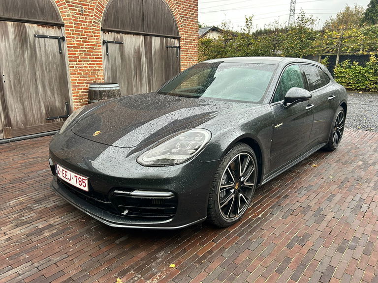 Porsche Panamera 4 E-Hybrid