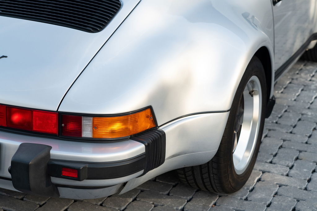 Porsche 911 Carrera 3.2 Speedster