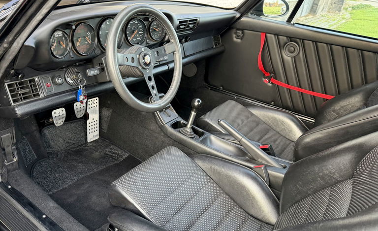 Porsche 964 Carrera 4