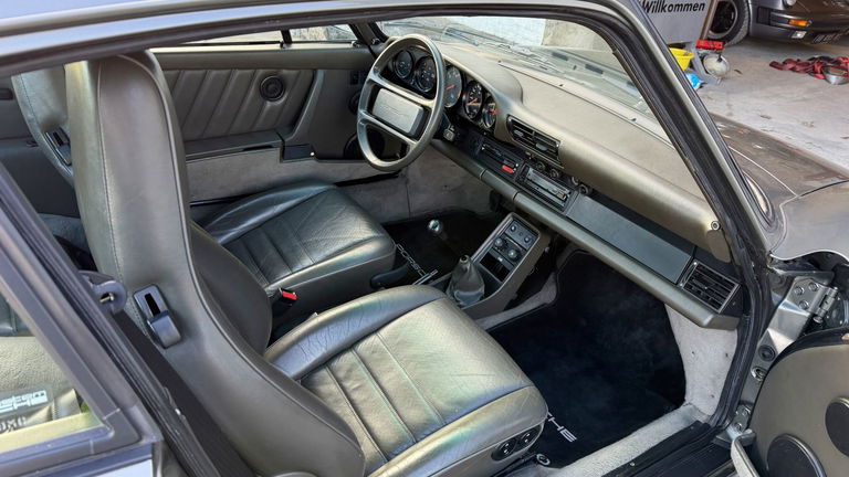 Porsche 911 Carrera 3.2