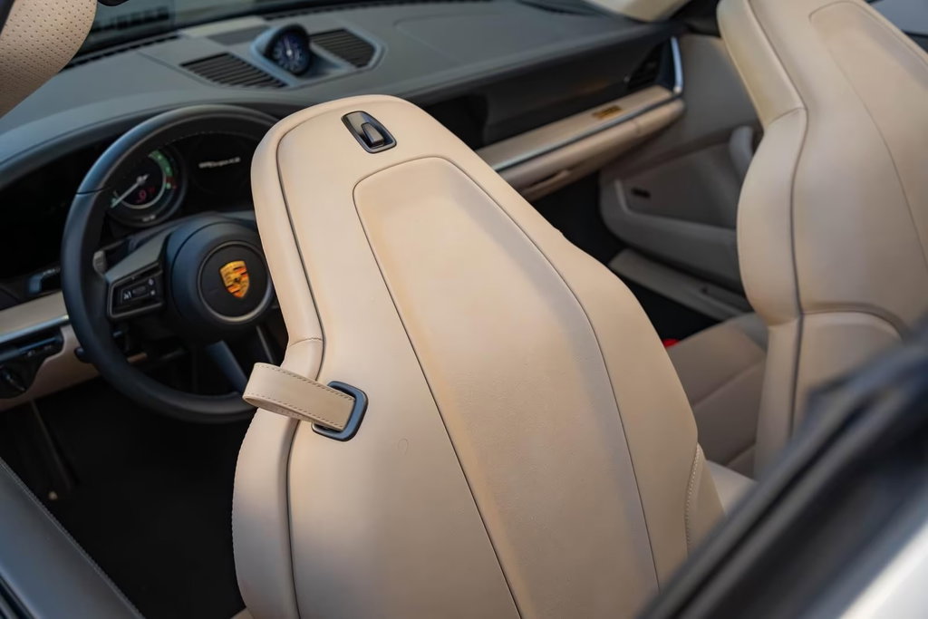 Porsche 992 Heritage Design Edition