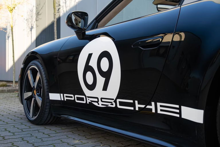 Porsche 992 Heritage Design Edition