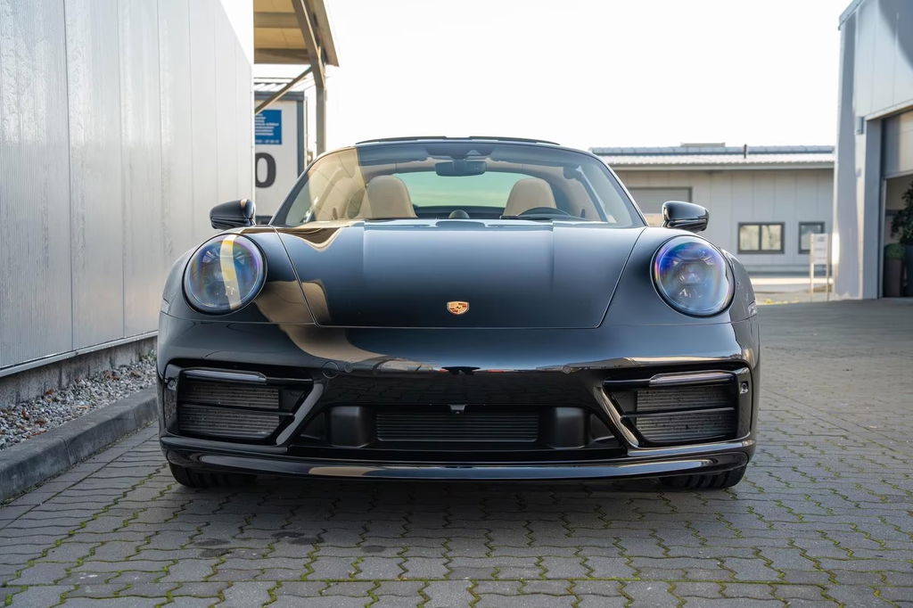 Porsche 992 Heritage Design Edition