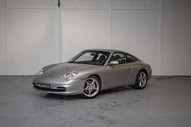 Porsche 996 Carrera 4