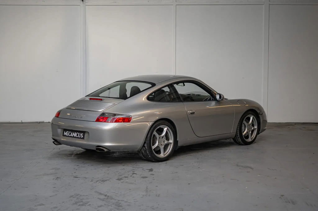 Porsche 996 Carrera 4
