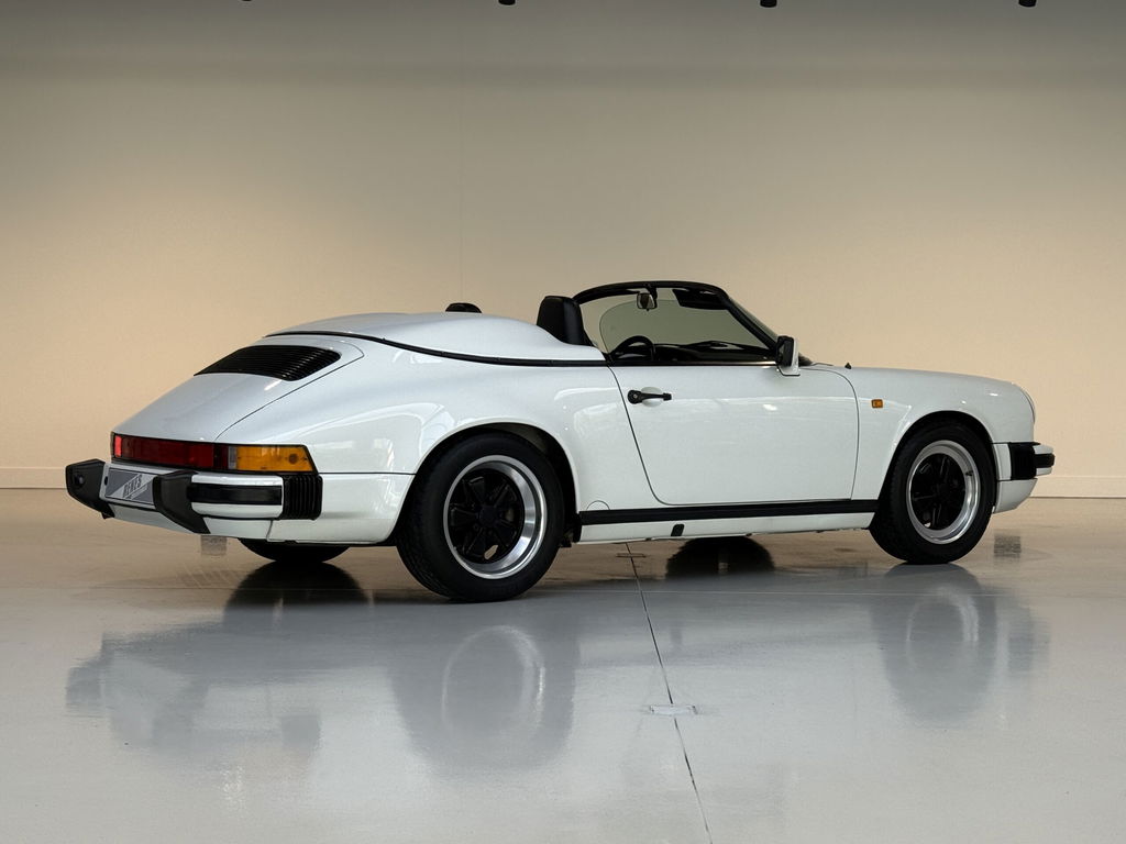 Porsche 911 Carrera 3.2 Speedster