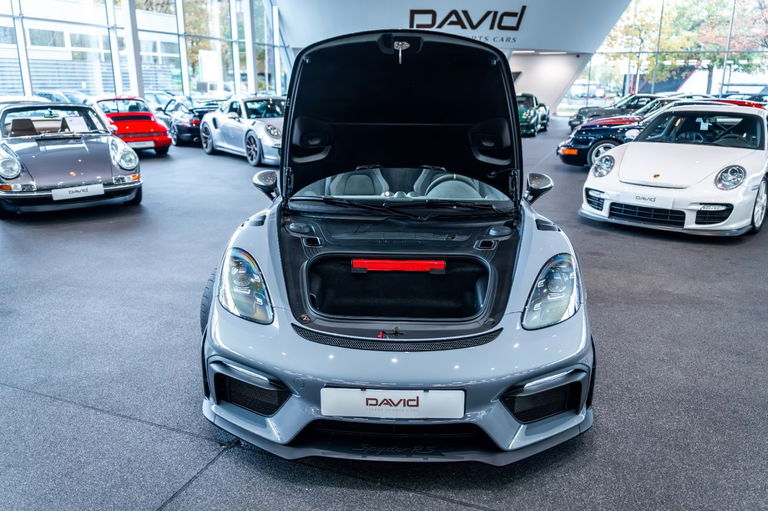 Porsche 718 Spyder RS