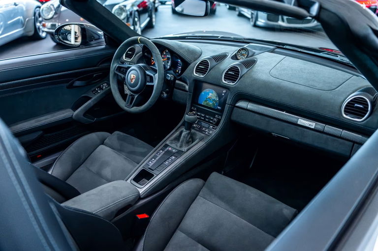 Porsche 718 Spyder RS