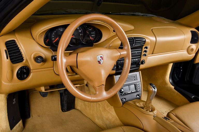 Porsche 996 Carrera 4