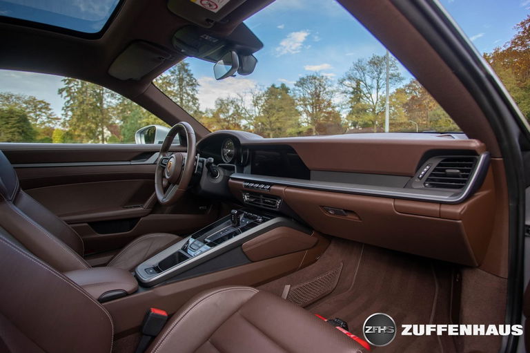 Porsche 992 Carrera 4S