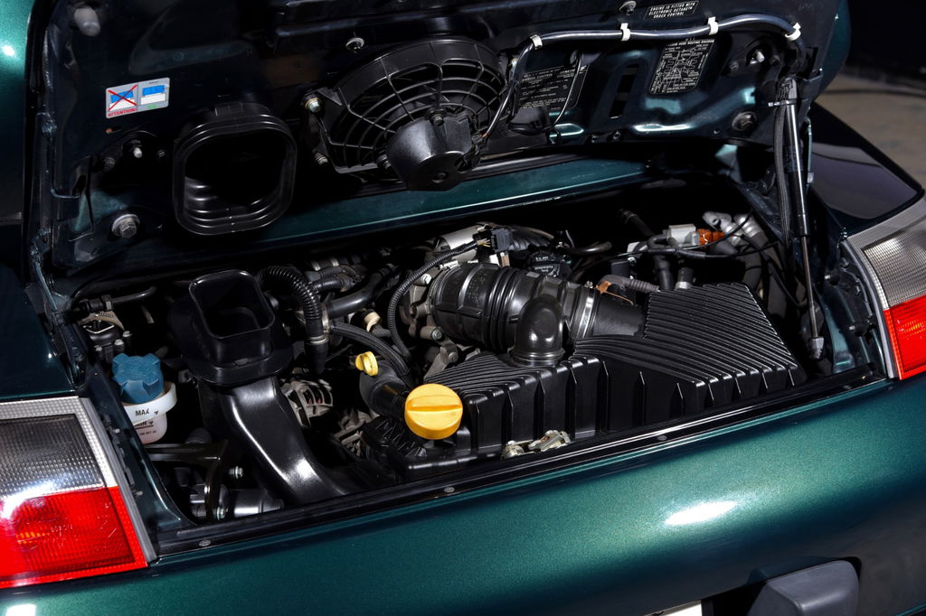 Porsche 996 Carrera 4