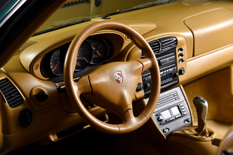 Porsche 996 Carrera 4