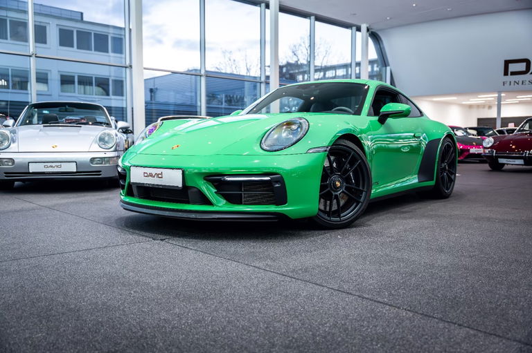 Porsche 992 Carrera GTS