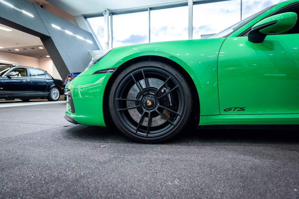 Porsche 992 Carrera GTS