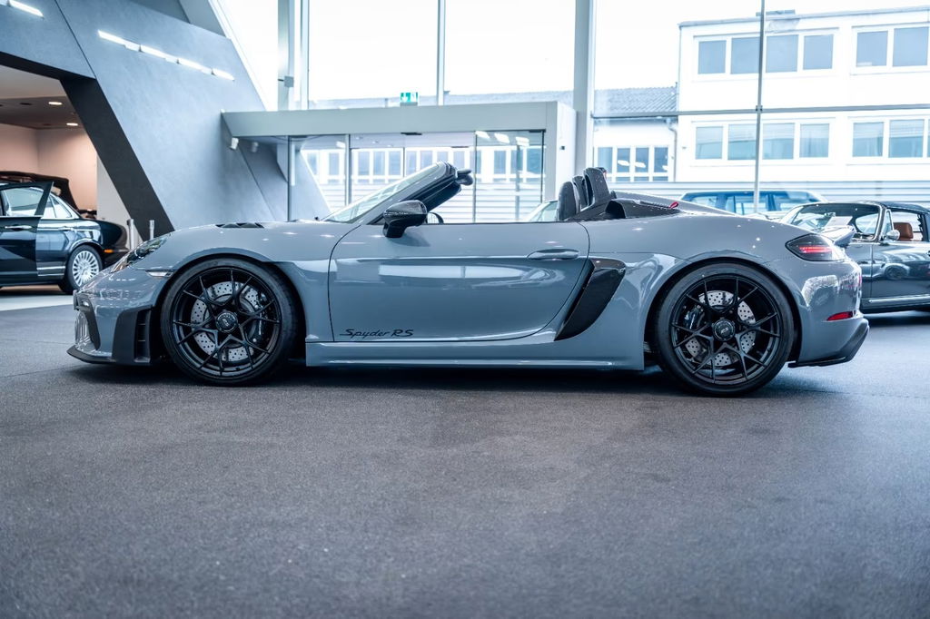 Porsche 718 Spyder RS