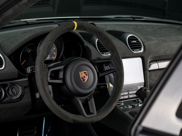 Porsche 718 Cayman GT4 RS