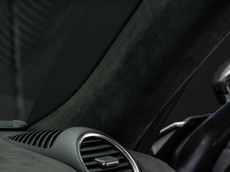 Porsche 718 Cayman GT4 RS