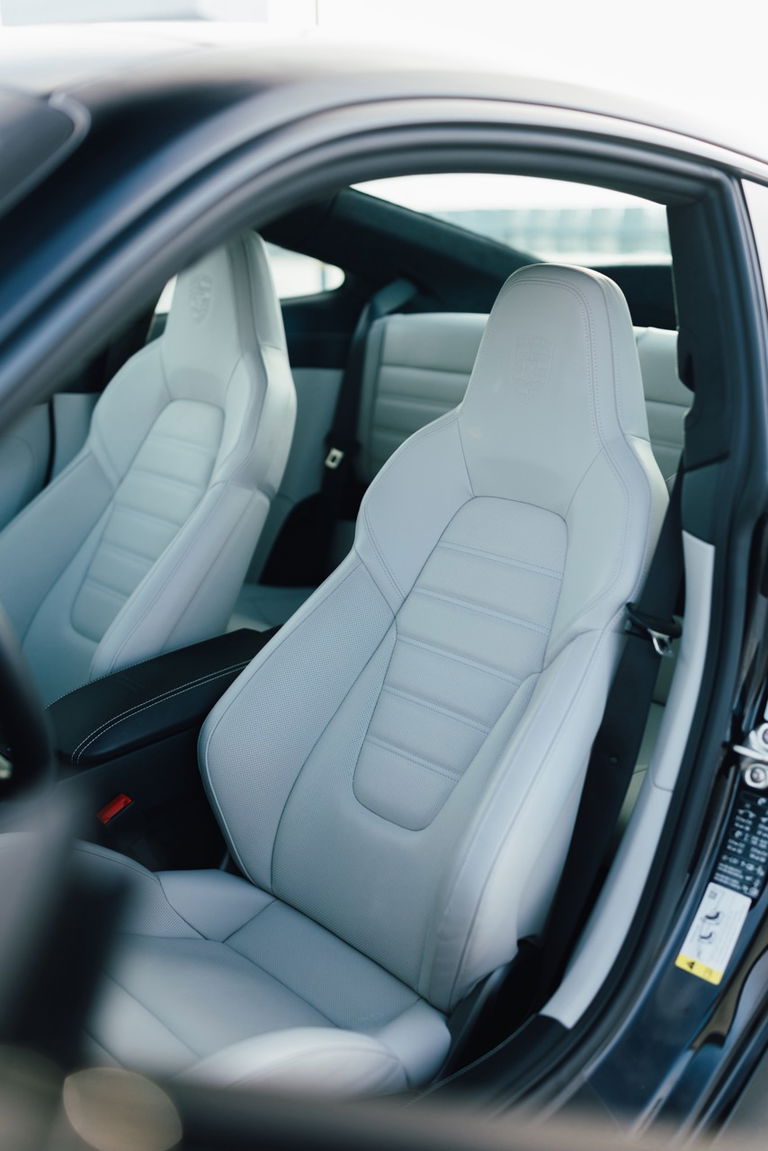 Porsche 992 Carrera 4 GTS