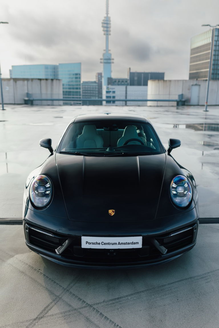 Porsche 992 Carrera 4 GTS