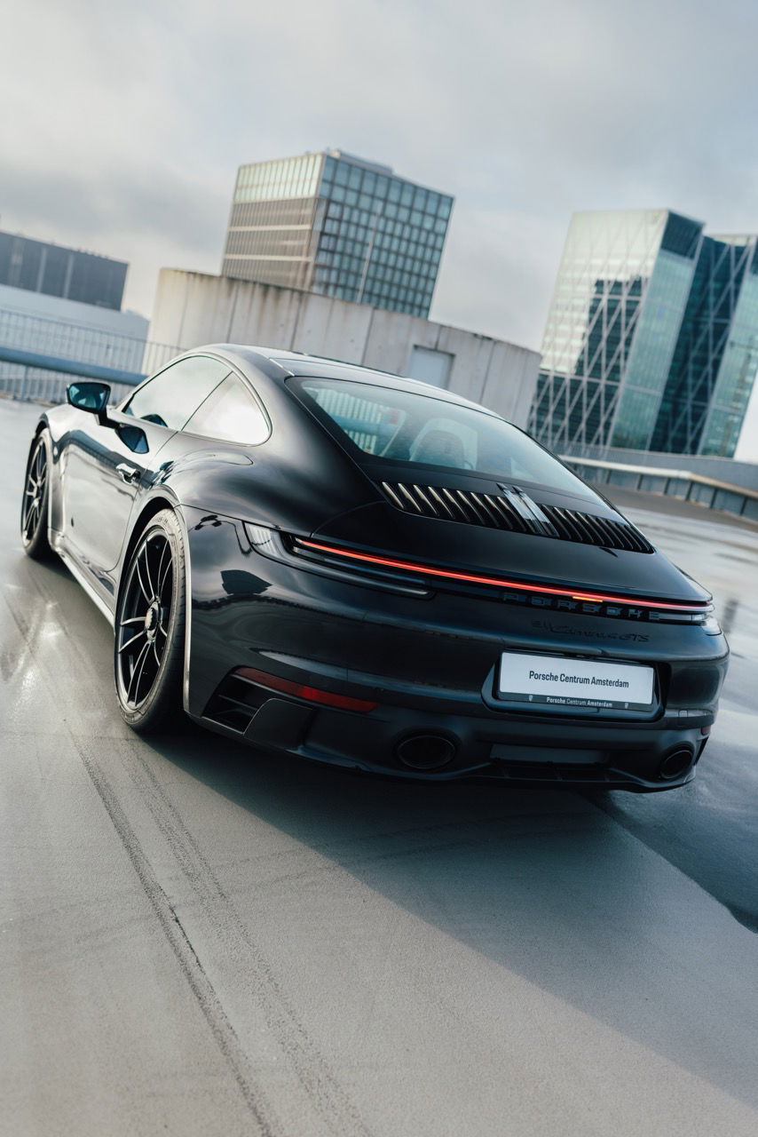 Porsche 992 Carrera 4 GTS