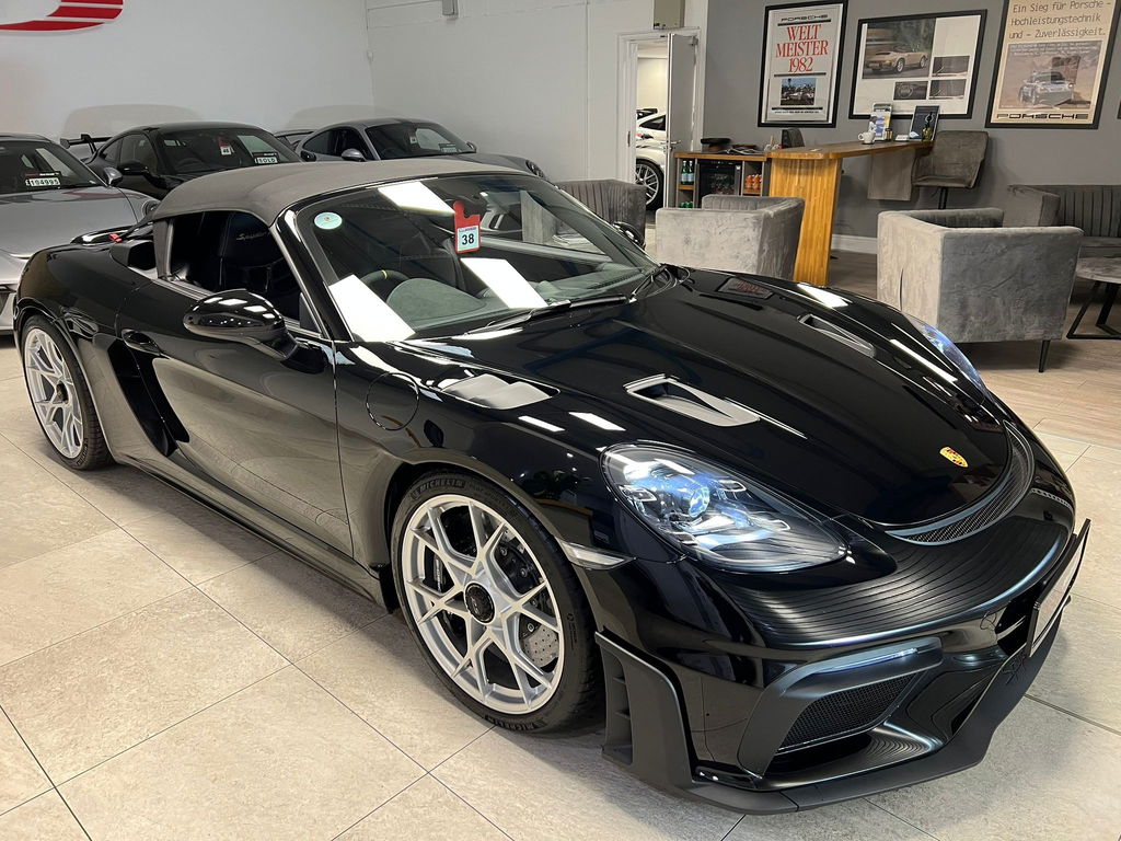 Porsche 718 Spyder RS