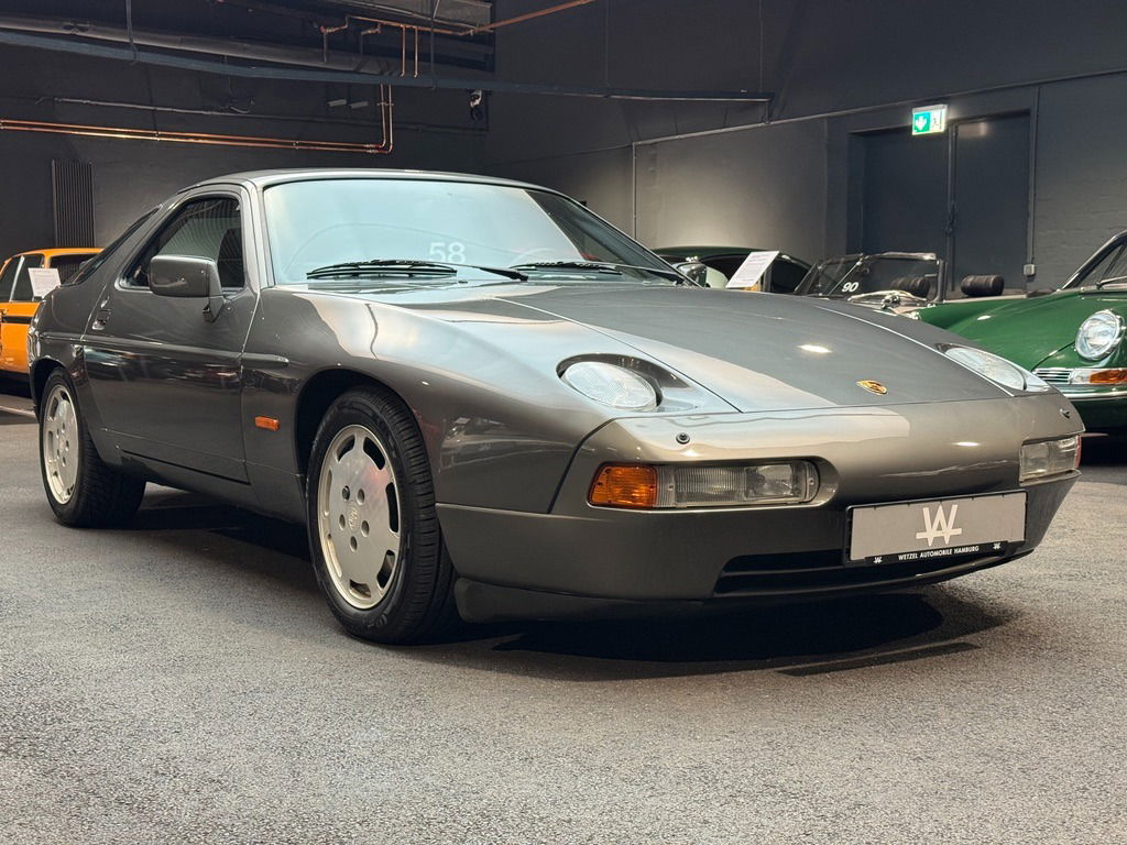 Porsche 928 S4